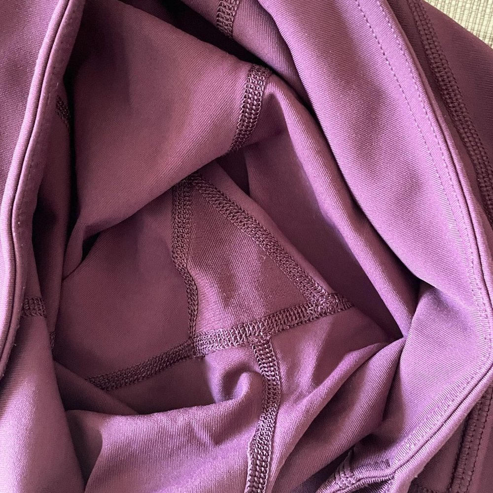 Lululemon Burgundy Capri 17" Size 6 - Picture 4 of 6